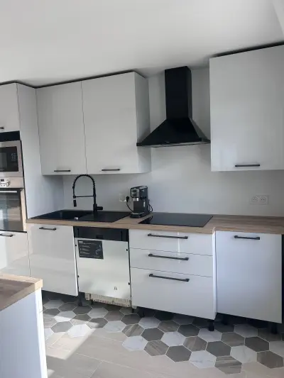 Cuisine contemporaine rénovée — photo 1